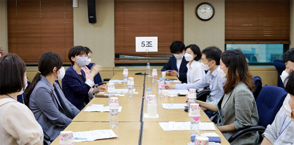 ◇서울지방변호사회와 한국법조인협회가 7월 15일 '신입변호사 멘토링 프로그램' 행사를 공동 개최했다.