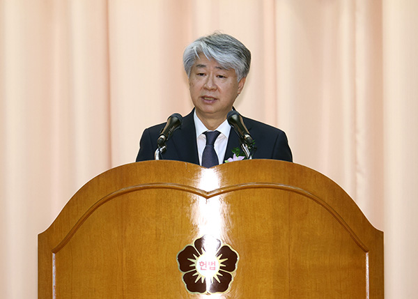 ◇이종석 헌법재판소장이 12월 1일 취임사를 하고 있다.